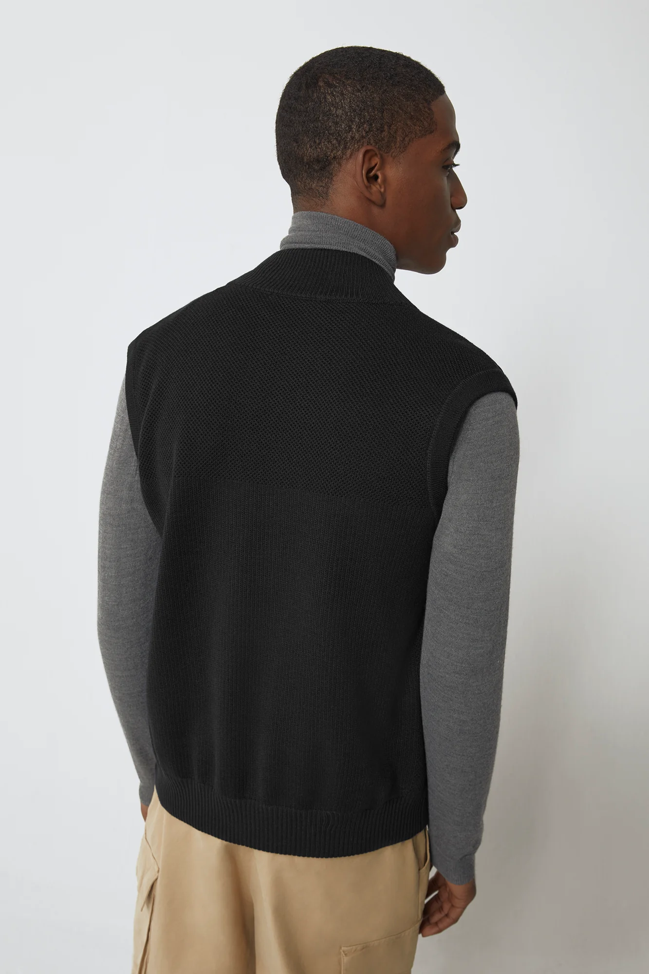 HyBridge Knit Vest - Image 9