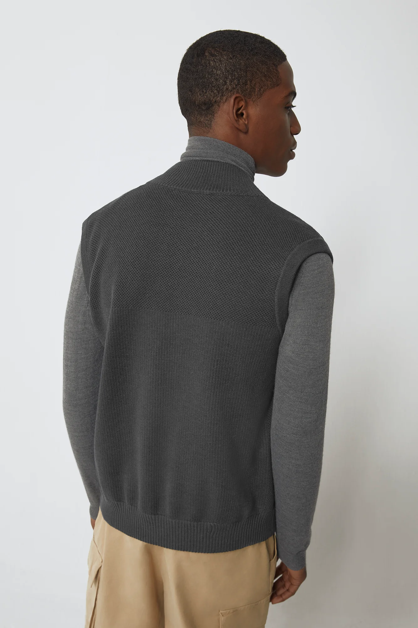 HyBridge Knit Vest - Image 7