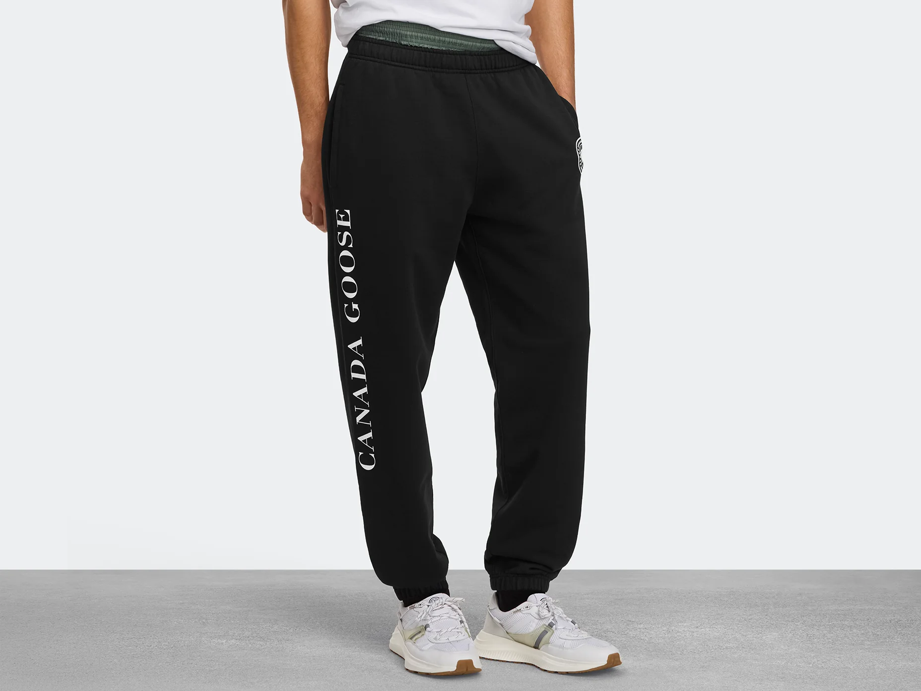 Rove Jogger with large logo - Image 6